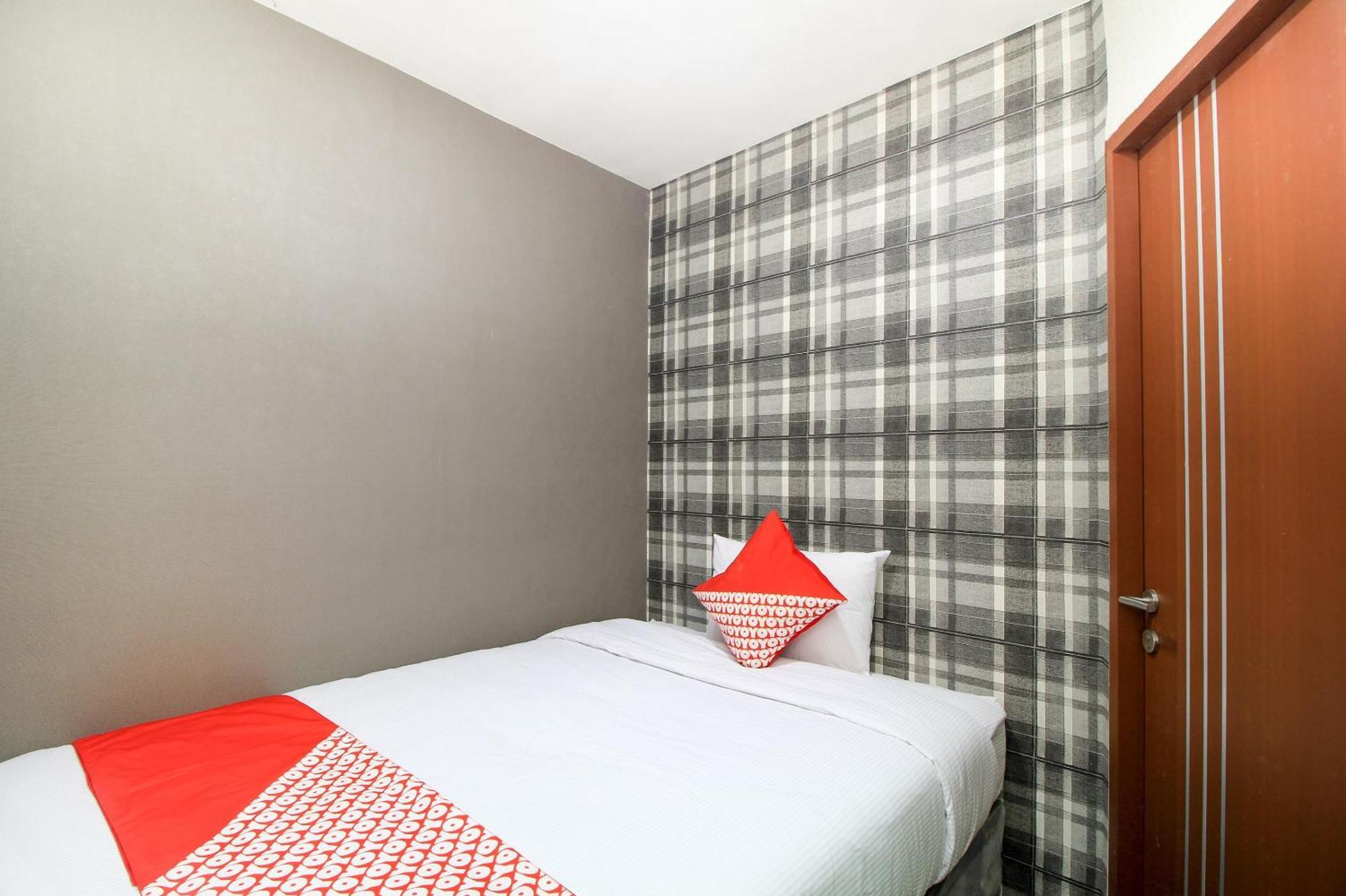 Super Oyo Capital O 217 A1 Hotel Surabaya Dış mekan fotoğraf