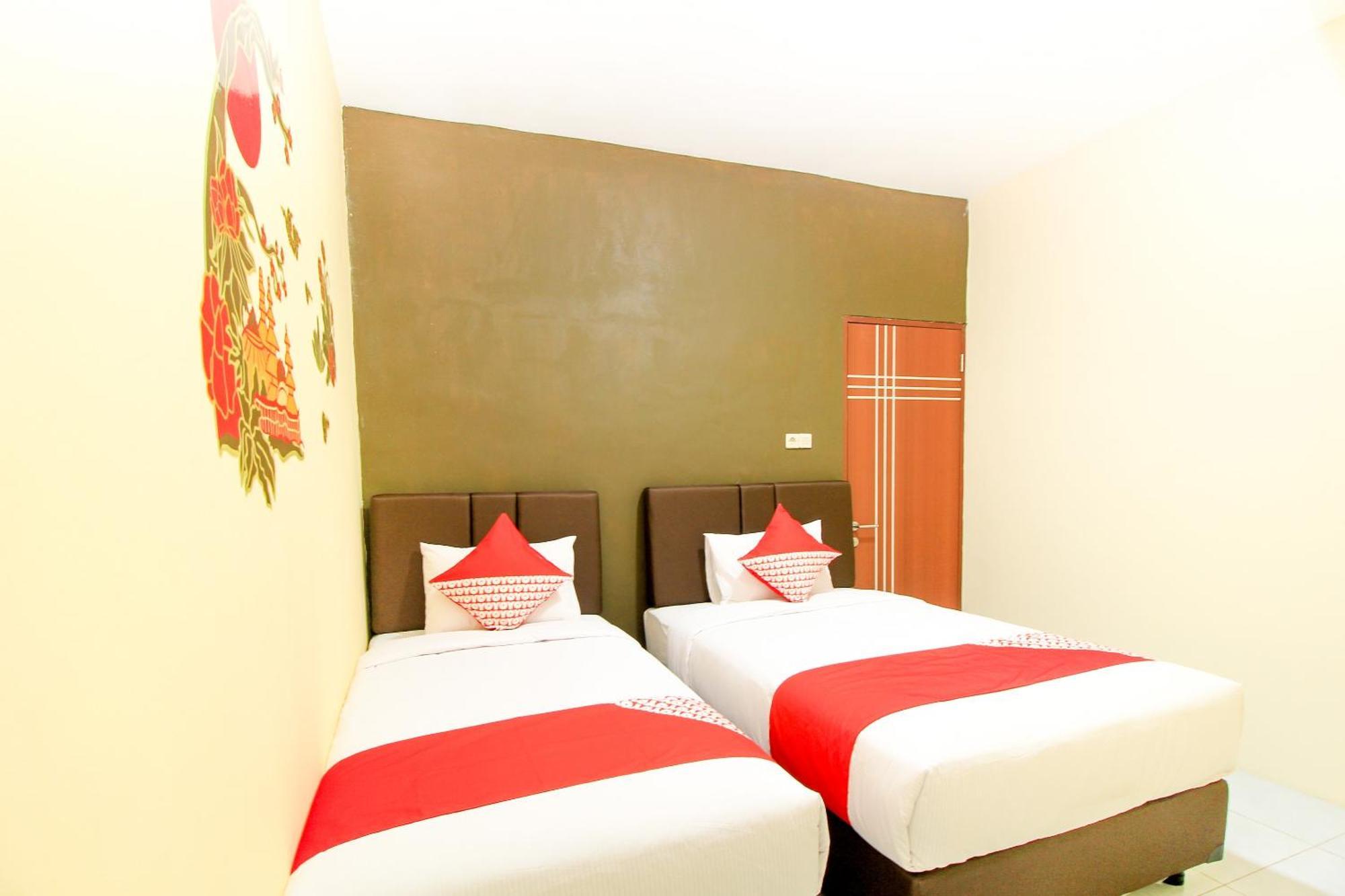 Super Oyo Capital O 217 A1 Hotel Surabaya Dış mekan fotoğraf