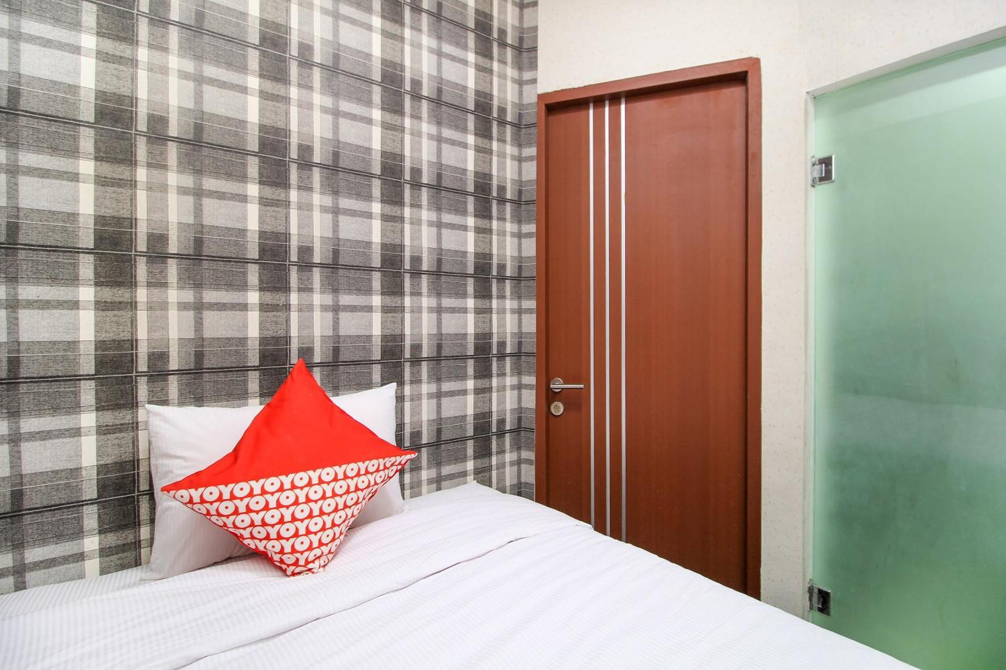 Super Oyo Capital O 217 A1 Hotel Surabaya Dış mekan fotoğraf