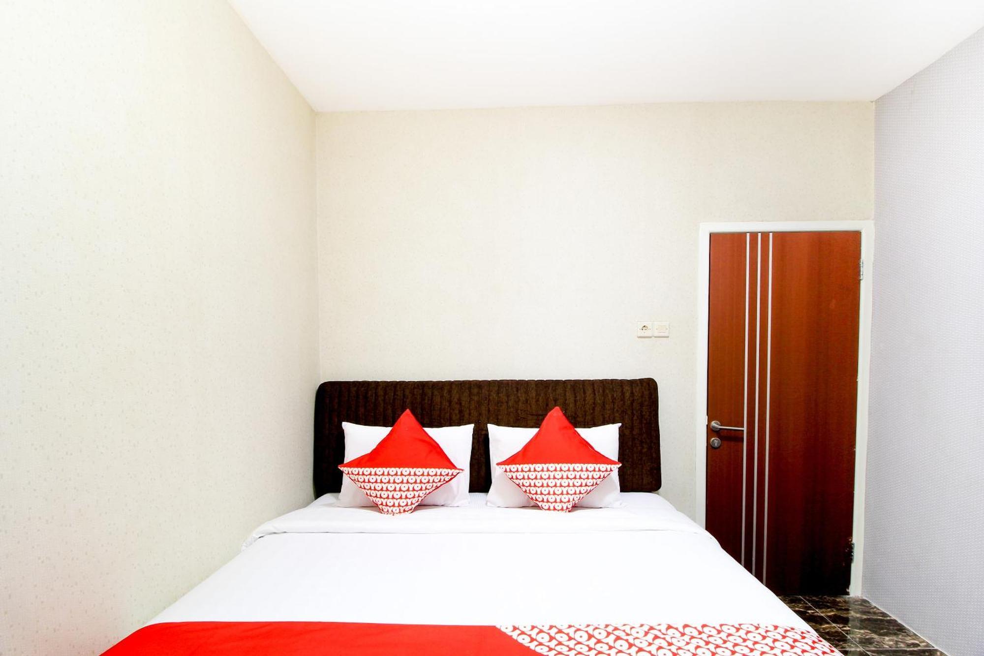 Super Oyo Capital O 217 A1 Hotel Surabaya Dış mekan fotoğraf