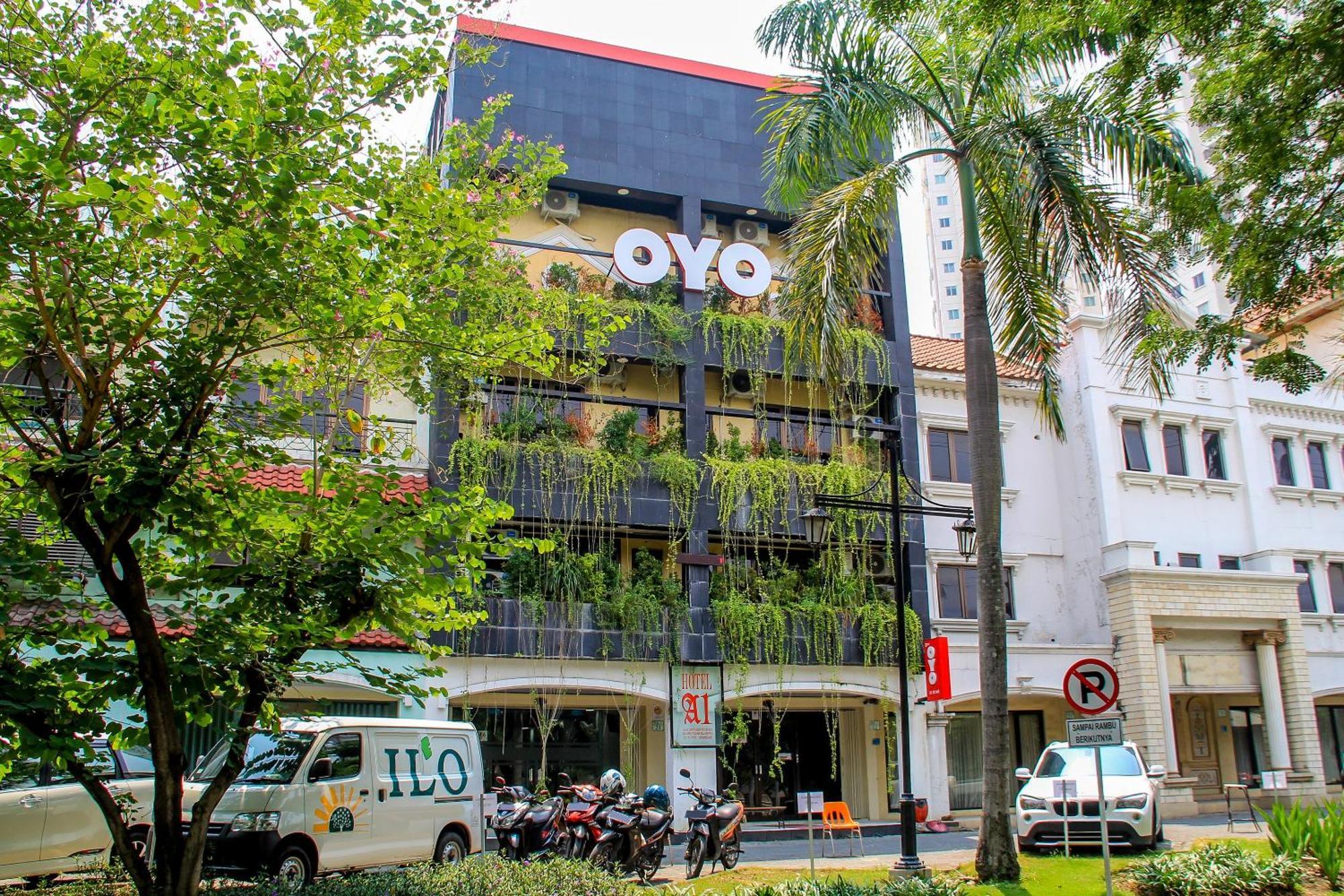 Super Oyo Capital O 217 A1 Hotel Surabaya Dış mekan fotoğraf